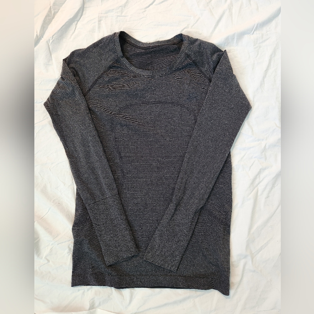 Lululemon long sleeve swiftly, size 10, black shine
